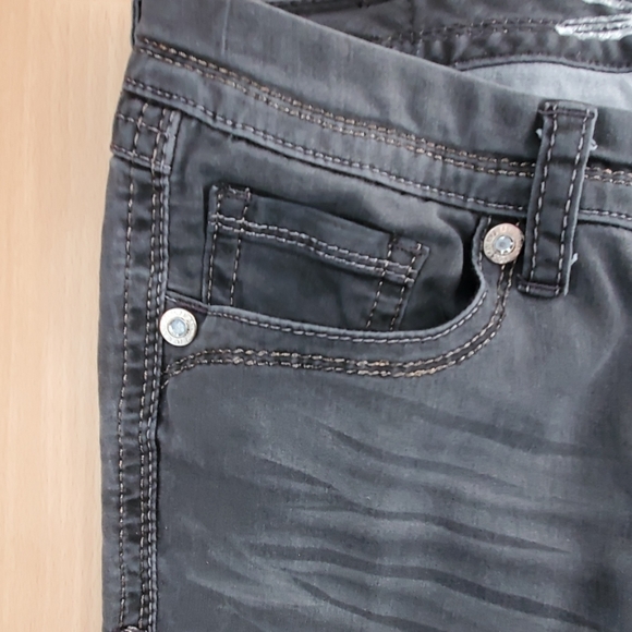 Seven7 Rocker Slim Jeans EUC - Picture 3 of 5